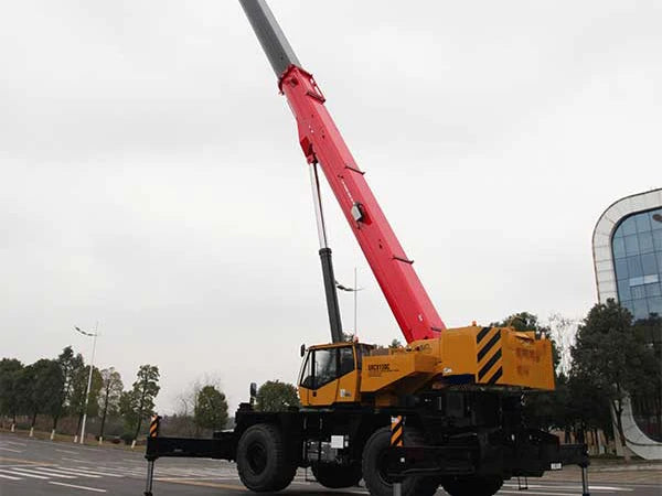 China 120 Ton Rough Terrain Truck Crane SRC1200 With Low Maintenance Cost to Botswana