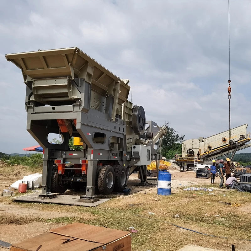 Ore Golds Processing Equipment Mobile Compact Concrete Crusher 100-200Th Mobile Stone Jaw Crusher