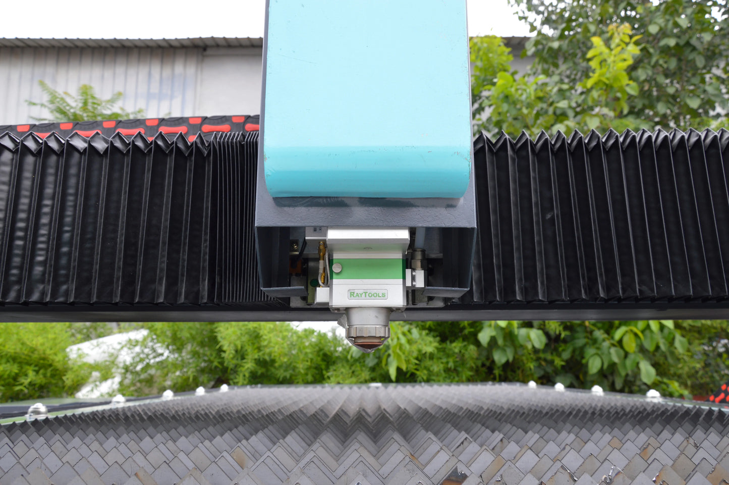 19% Discount  8mm MS Plate / 6mm Stainless Steel Tube Pipe Fiber Laser Cutting Machine Price