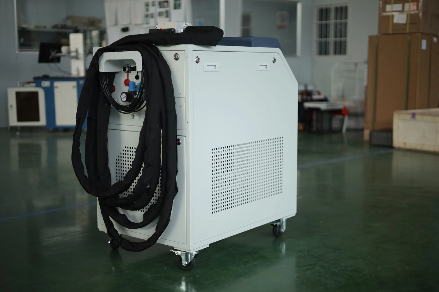 DMK DPL-1000W-B Pulse Laser Rust Removal Machine
