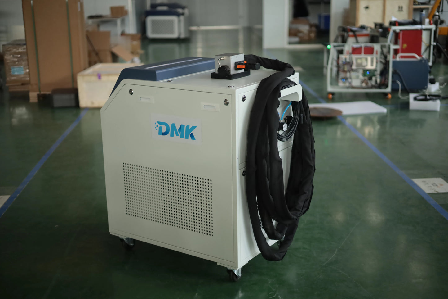 DMK DPL-1000W-B Pulse Laser Rust Removal Machine
