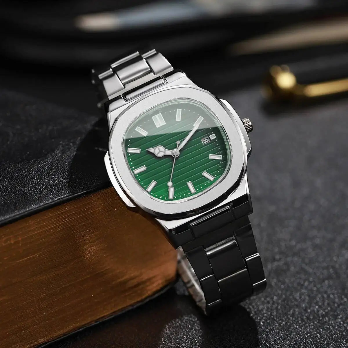 Luxus Herren Business Uhren Mode Quadratisches Zifferblatt Edelstahlarmband Quarzuhr mit Kalender für Herrenuhr (Ohne Box)
