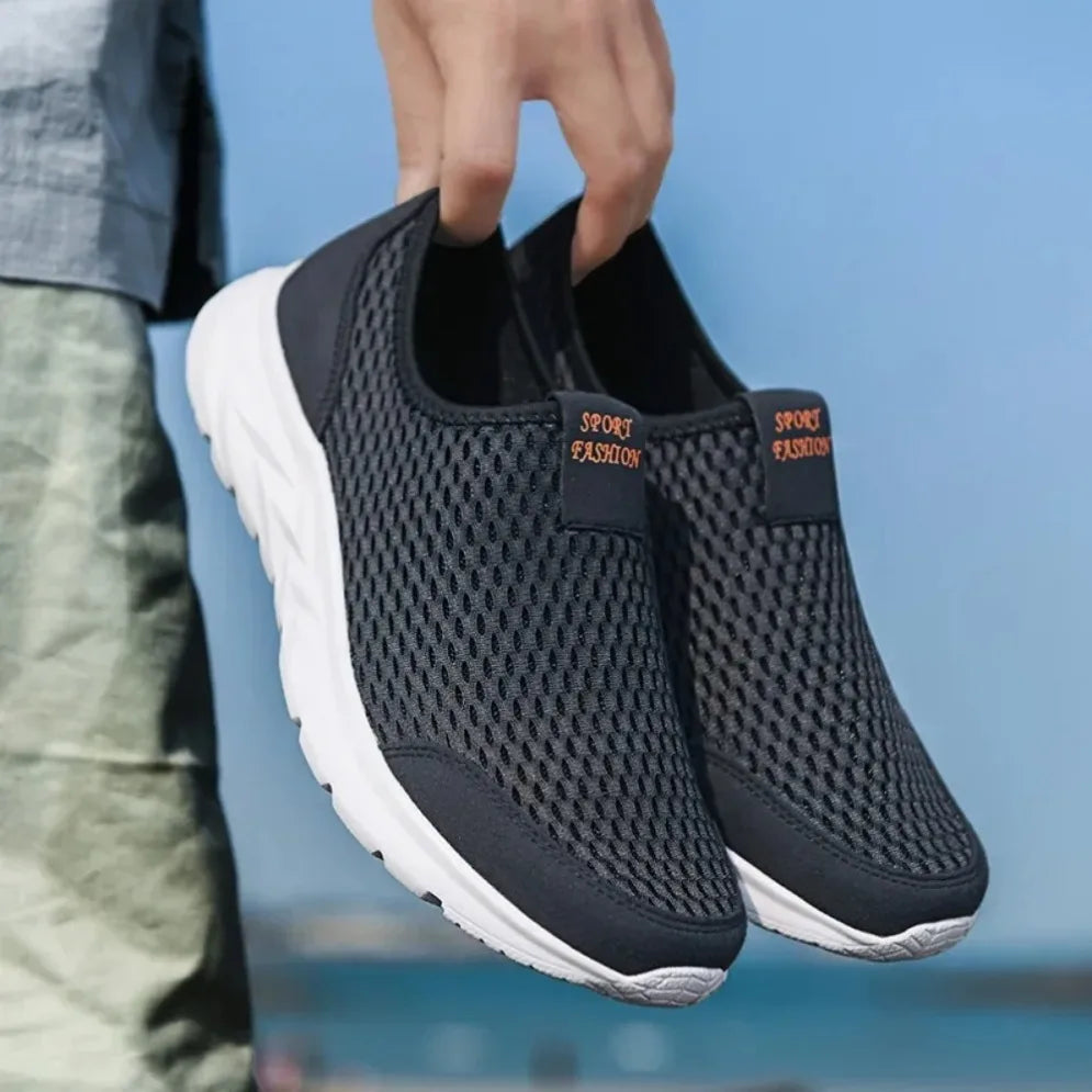 2026 New Shoes Men Loafers Light Walking Breathable Summer Comfortable Casual Shoes Men Sneakers Zapatillas Hombre Plus