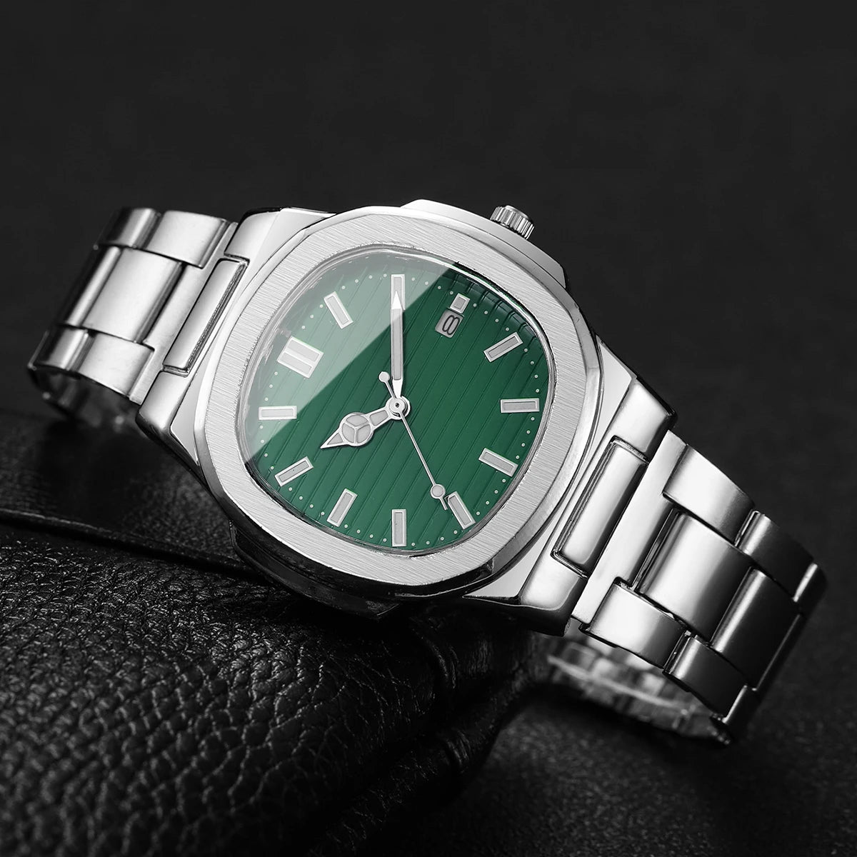 Herrenmode Armbanduhren, Business-Quarzuhr mit quadratischem Zifferblatt, Edelstahlarmband und Kalender für Herren (ohne Box)