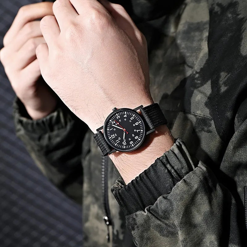 2023 Fashion Herrenuhren Luxusmarke Mode Herren Quarzuhren Leuchtzeiger Herrenuhr Großes Zifferblatt Wasserdichte Herrenarmbanduhr