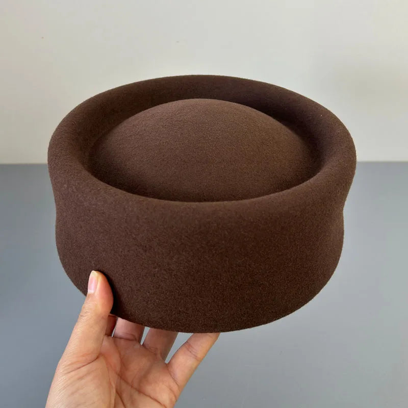 Vintage Hard Top Flat Fedoras Hats Women 100% Wool Felt Berets Hat Wedding Fascinator Caps Wedding Cocktail Party Pillbox Hat