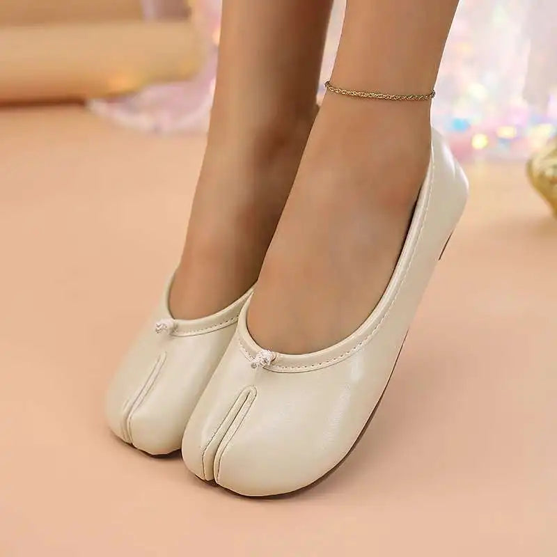 2026 New Women's Split-Toe Tabi Flats, Soft Leather Slip-On Ballet Shoes, Comfortable Casual Daily Wear Flat Shoes for Ladies