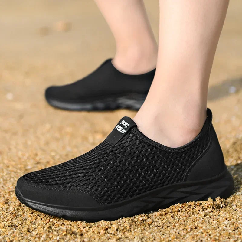 2026 New Shoes Men Loafers Light Walking Breathable Summer Comfortable Casual Shoes Men Sneakers Zapatillas Hombre Plus