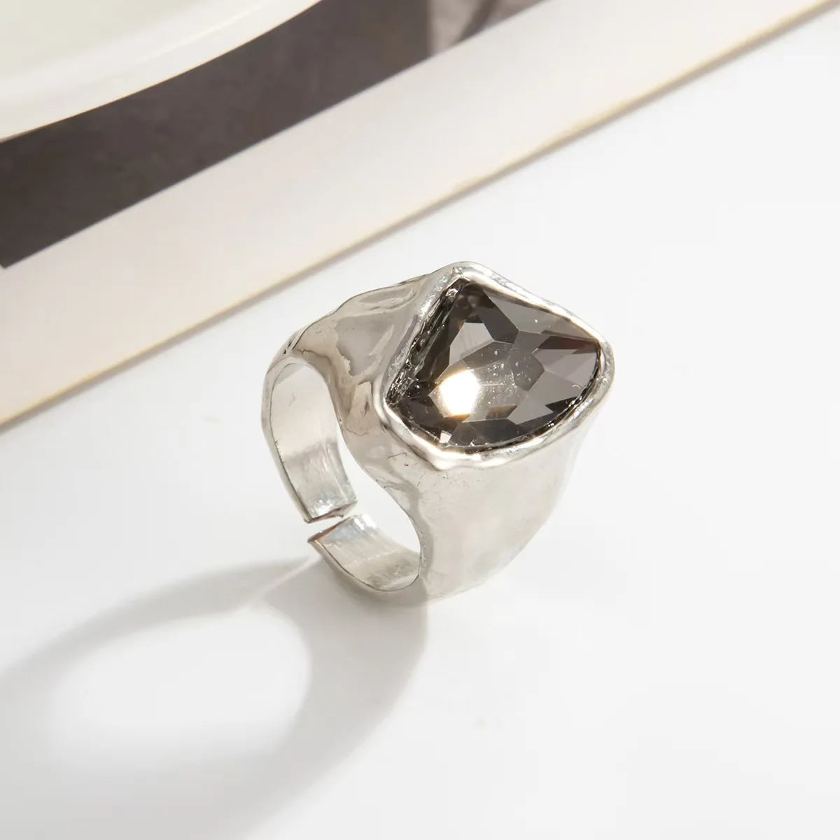 Minimalist Acrylic Rhinestone Open Ring for Women Korean Fashion Geometry Adjustable Knuckle Ring Party Jewelry Lady Gifts