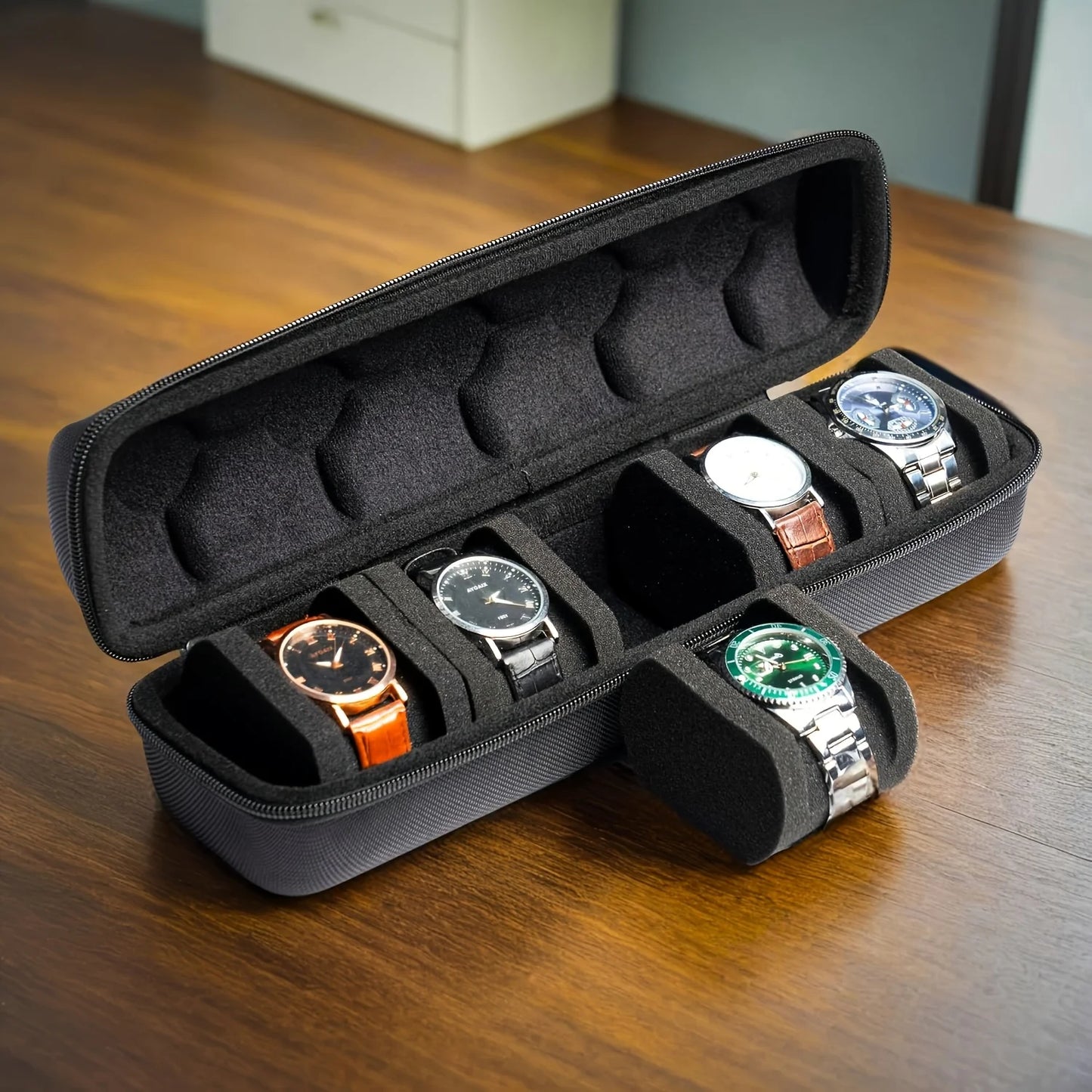 1 Stück 5-Schlitz Uhrenetui | Reise-Organizer mit harter Schale und Kissen-Einlage – bereit zum Verschenken (Schwarz), geeignet zur Aufbewahrung von Smartwatches