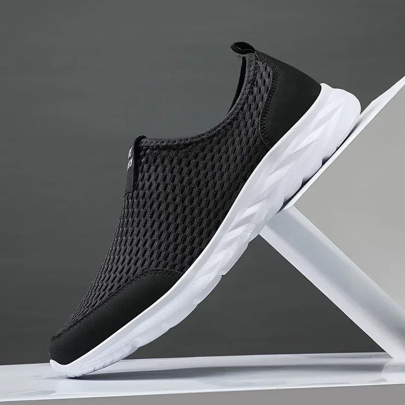 2026 New Shoes Men Loafers Light Walking Breathable Summer Comfortable Casual Shoes Men Sneakers Zapatillas Hombre Plus