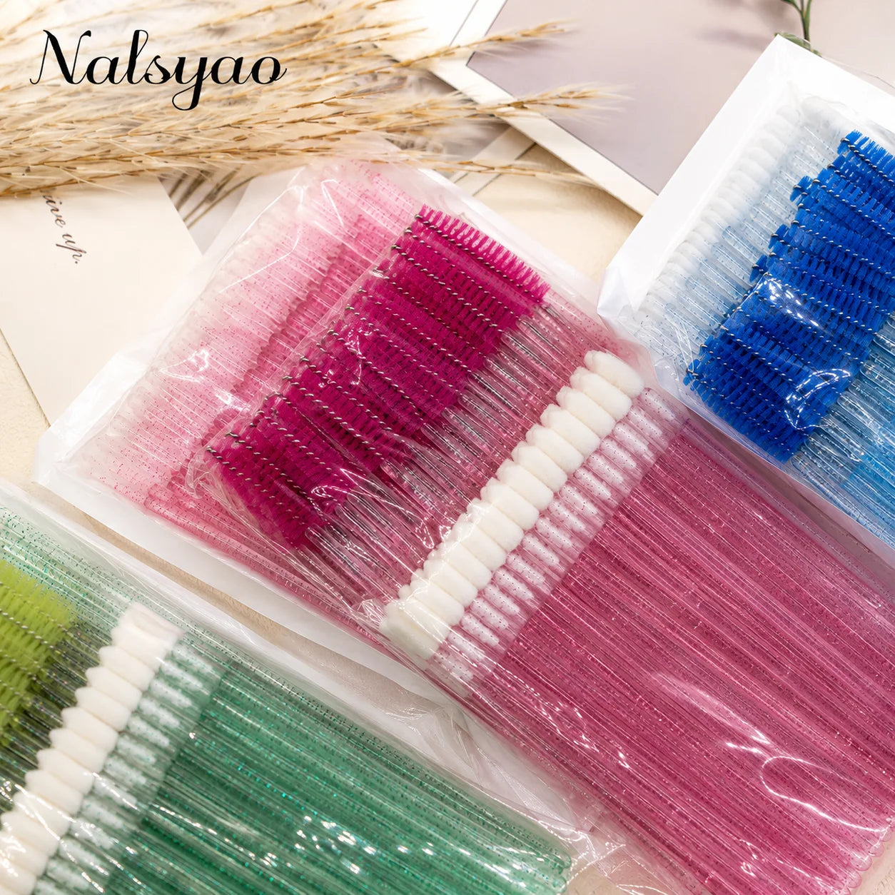 200pcs Eyelash Extension Special Eyelash Removal Brush Micro Brush Eyelash Brush Lipline Cotton Brush for Eyelash Extension Tool