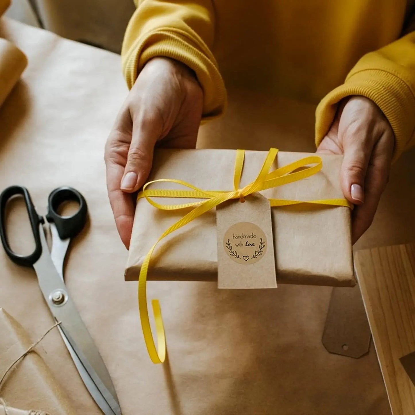 500 Pcs Baking Kraft Paper Heart Shape Labels for Packaging, Envelope Seals, Small Business, Wedding, Birthday, Party Gift Wrap