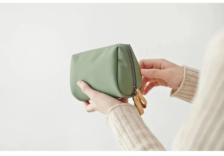 2024 Neue Kosmetiktasche für Damen, einfarbig, koreanischer Stil, Make-up-Tasche, Kulturbeutel, wasserdichter Make-up-Organizer, Luxustasche