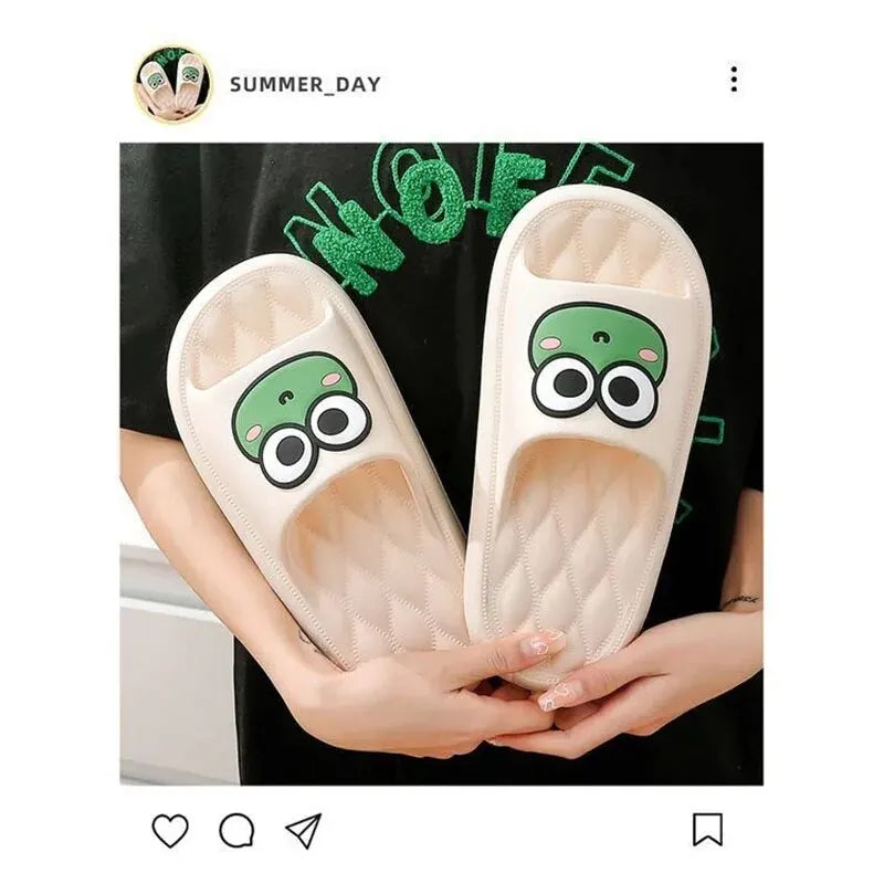 Sommer-Strand-Slides, Badelatschen, rutschfest, Hausschuhe, Anti-Rutsch-Heim-Flip-Flops, Cartoon-Frosch-weiche Sandalen