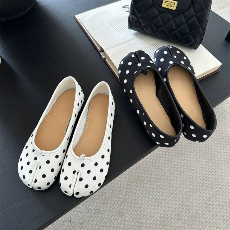 2026 New Women's Polka Dot Split-Toe Flats, Soft Slip-On Ballet Shoes, Comfortable Fashion Casual Flat Shoes for Ladies