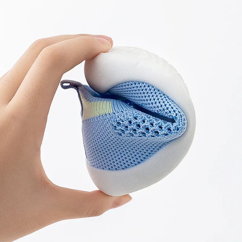 Chaussures bébé printemps populaires, maille tricotée respirante pour filles et garçons de 0 à 3 ans, baskets décontractées d'été à enfiler, antidérapantes pour tout-petits, premières chaussures de marche