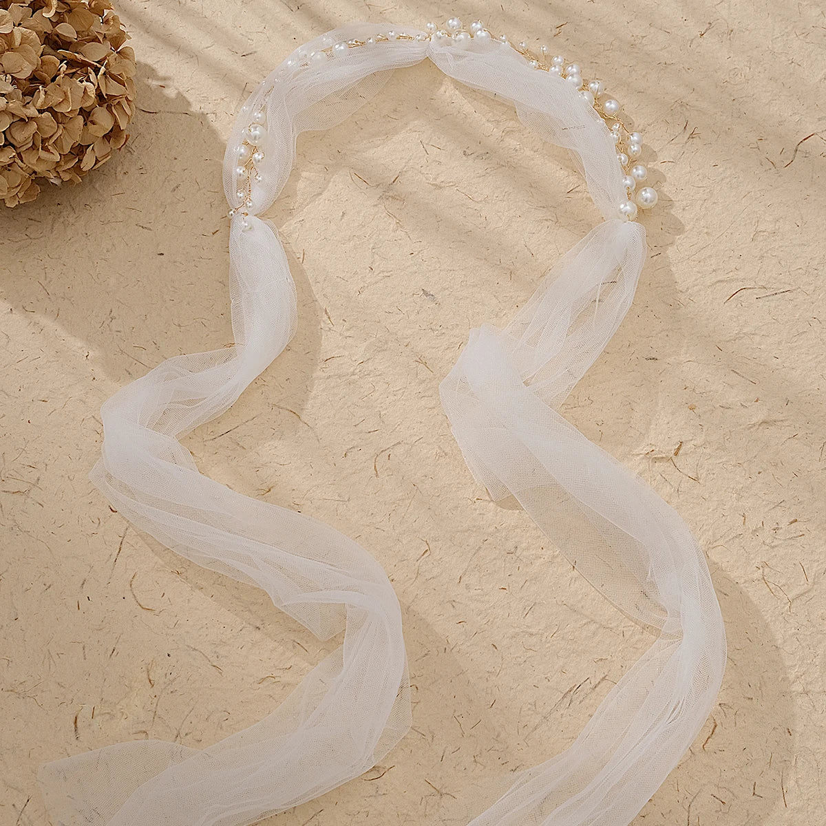 Double Layer Mesh Tulle Solid Color Women Short Wedding Veil with Clip Ribbon Edge Center Cascade Bride Headpiece Party