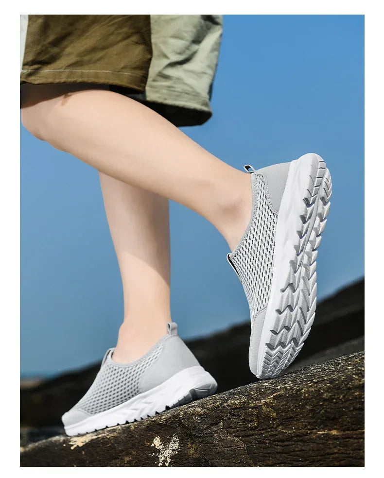2026 New Shoes Men Loafers Light Walking Breathable Summer Comfortable Casual Shoes Men Sneakers Zapatillas Hombre Plus