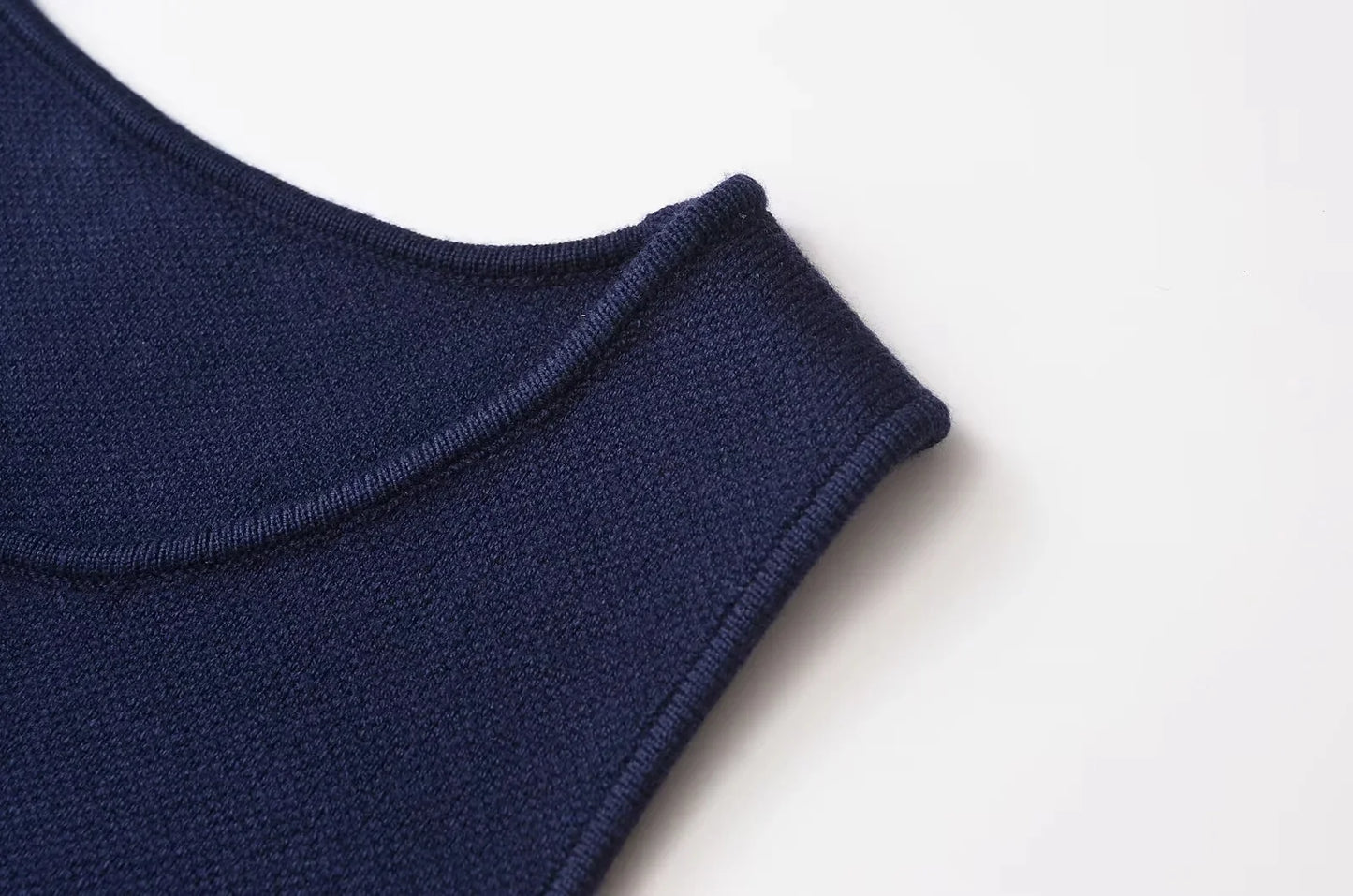 Ropa Mujer Winter 2025 New Outerwear Knit Vest Sleeveless Cropped Woman White Vest Asymmetrical Slim Sweater Vests Tops кардиган