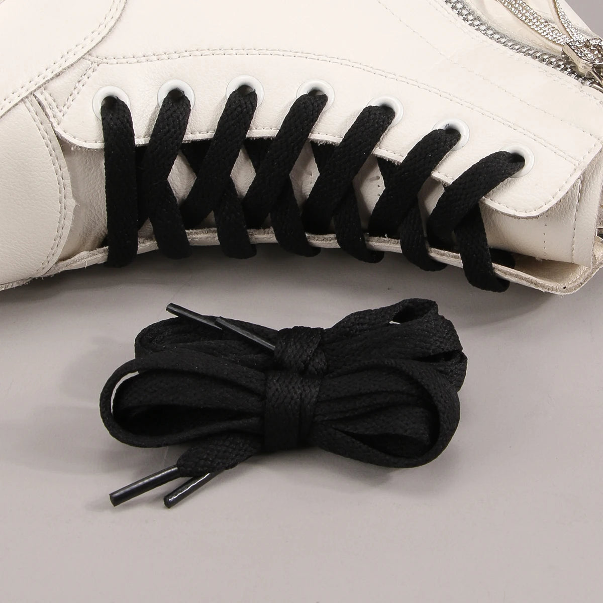 1 Pair Flat Cotton Shoe laces, 5/16" Wide Shoelaces for Athletic Running Sneakers Shoes Boot Strings，Polyester  Flat Shoelaces