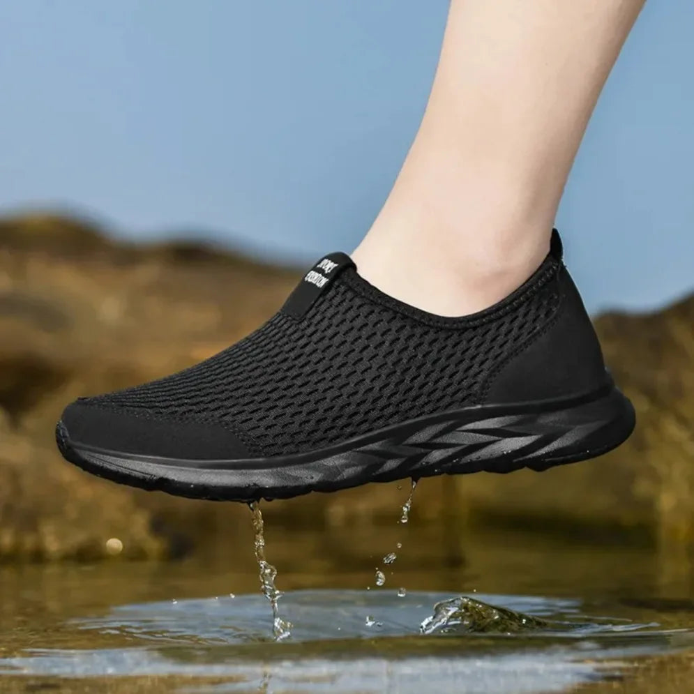 2026 New Shoes Men Loafers Light Walking Breathable Summer Comfortable Casual Shoes Men Sneakers Zapatillas Hombre Plus
