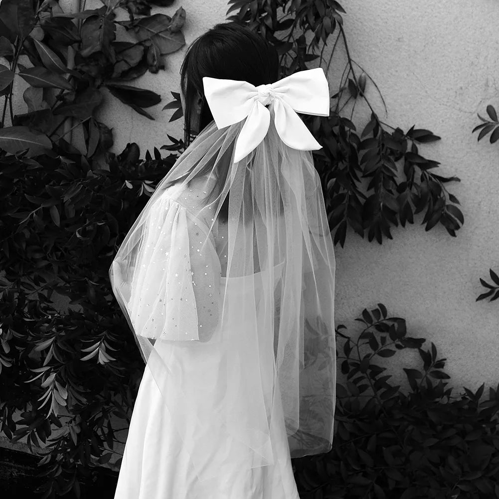 Double Layer Mesh Tulle Solid Color Women Short Wedding Veil with Clip Ribbon Edge Center Cascade Bride Headpiece Party