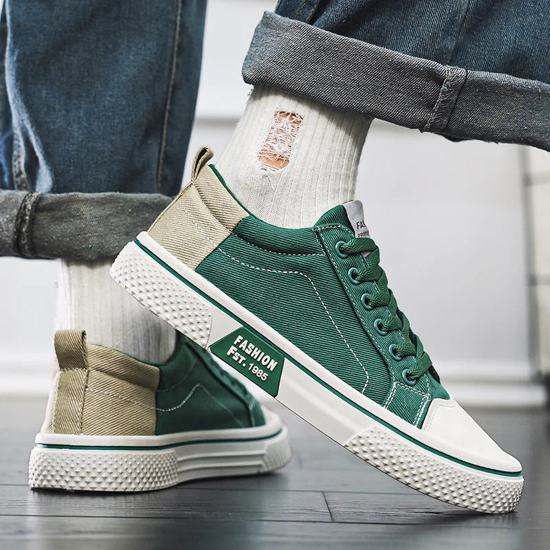 Canvas shoes four seasons men's casual shoes students flat shoes fashion soft-sole outdoor walking shoes youth Joker board shoes