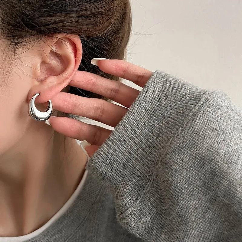 LENNIKOval Elegant Earrings, Women’s 3D Metal Design, Fit for Work/Casual Outfits, Flattering on All Faces, Perfect Gift Choice