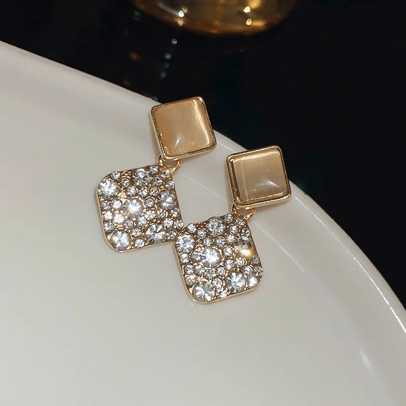 Light Luxury Zircon Stud Earrings Simple Cross Hollow Geometric Earrings Wedding Party Exquisite Ear Jewellery Women Gifts K-