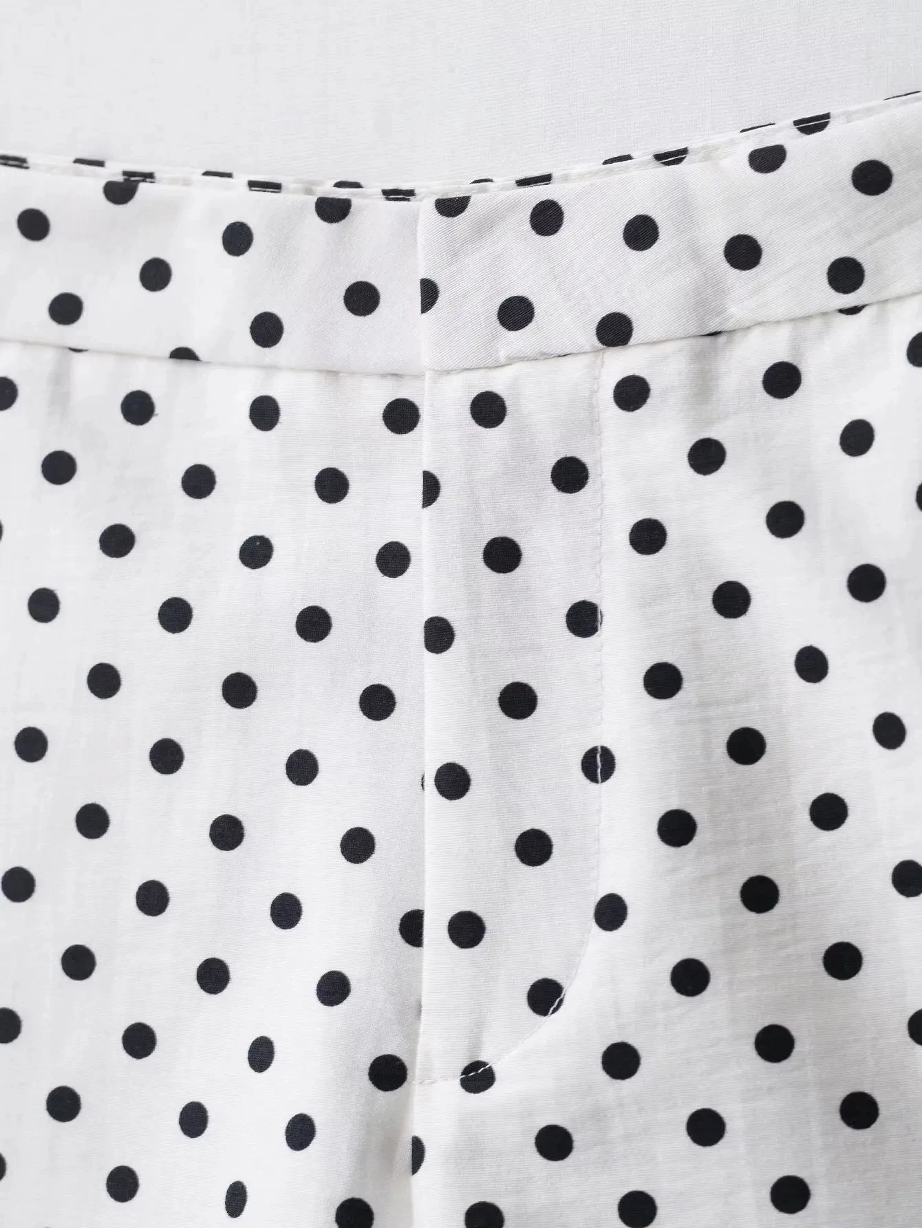 HH Fashion Women's Polka Dot Print Short Coats Autumn Long Sleeves Turtleneck Zipper With Pockets Drawstring Casual Jacket