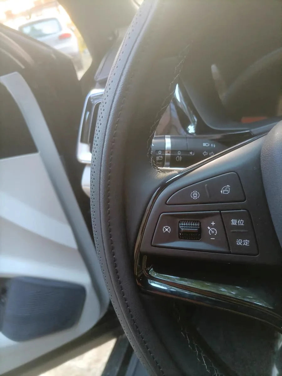 Embossed PU Leather Patchwork Car Steering Wheel Cover, Non-slip, Breathable, Universal 15 Inch (Approx. 38cm)