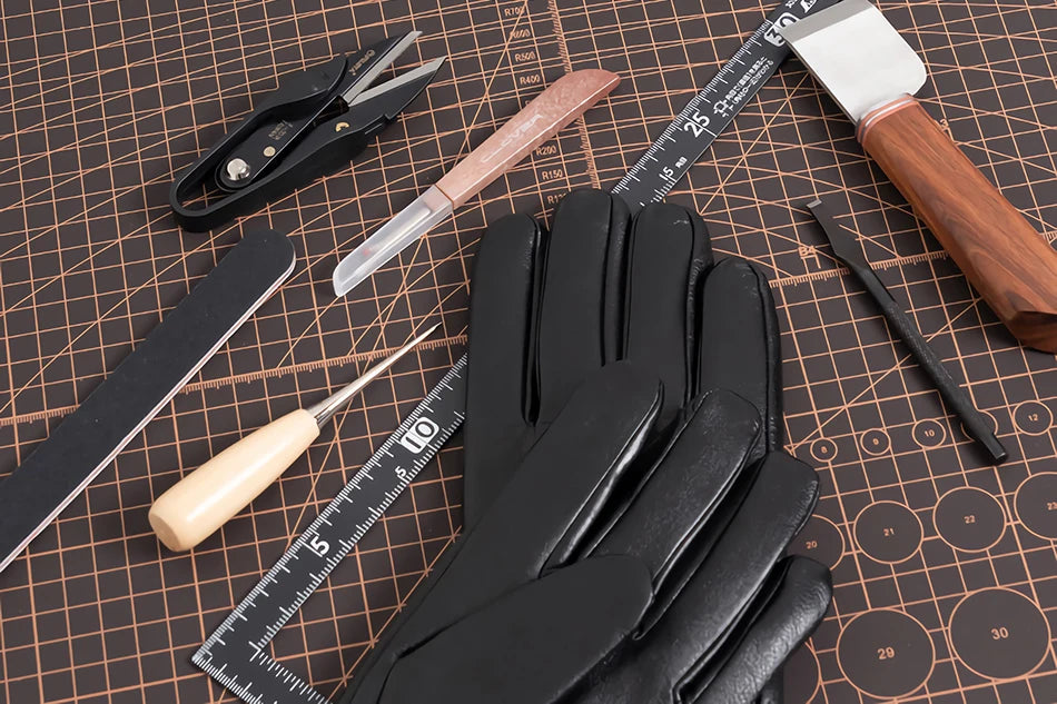 Women's sheepskin gloves winter warm plus velvet short thin touch screen driving color women's leather gloves good quality -2226