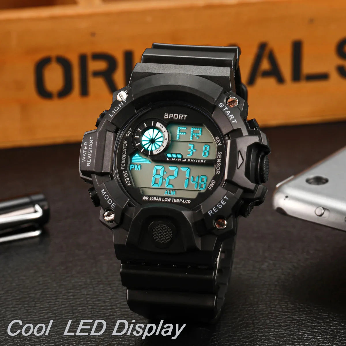 Mode Herrenuhr Sportliche elektronische Armbanduhr Großes Zifferblatt Multifunktional Wasserdicht Leuchtend Alarm Kinder Militäruhr für Herren