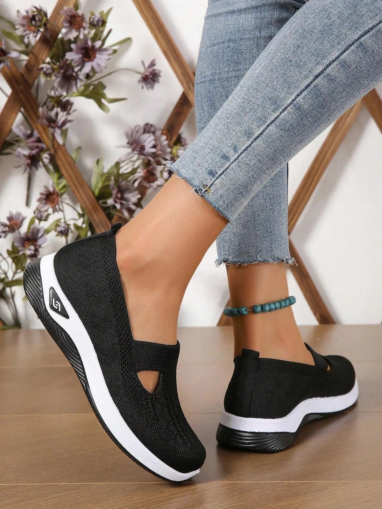 Women's shoes Solid Color Breathable Sneakers, casual sneaker women's summer sneakers, Low-top Knitted Casual Shoes Mom Shoes