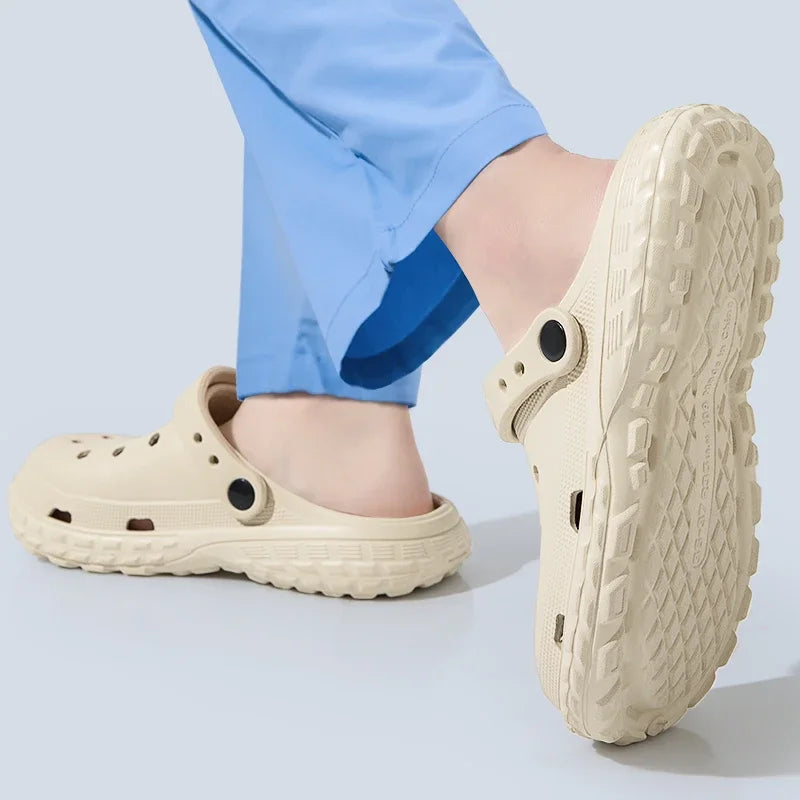 2026 Damen- und Herren-Clogs Sommer rutschfeste Outdoor-Sandalen Geschlossene Zehen Scheißgefühl Strandschuhe Dicke Sohle Weiche Sohle