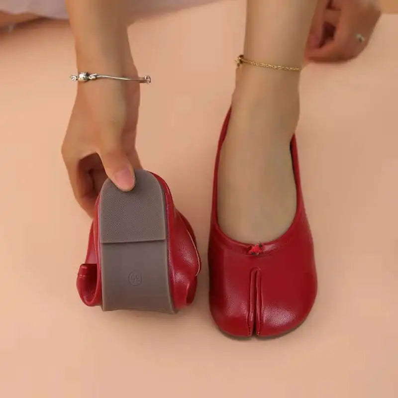 2026 New Women's Split-Toe Tabi Flats, Soft Leather Slip-On Ballet Shoes, Comfortable Casual Daily Wear Flat Shoes for Ladies