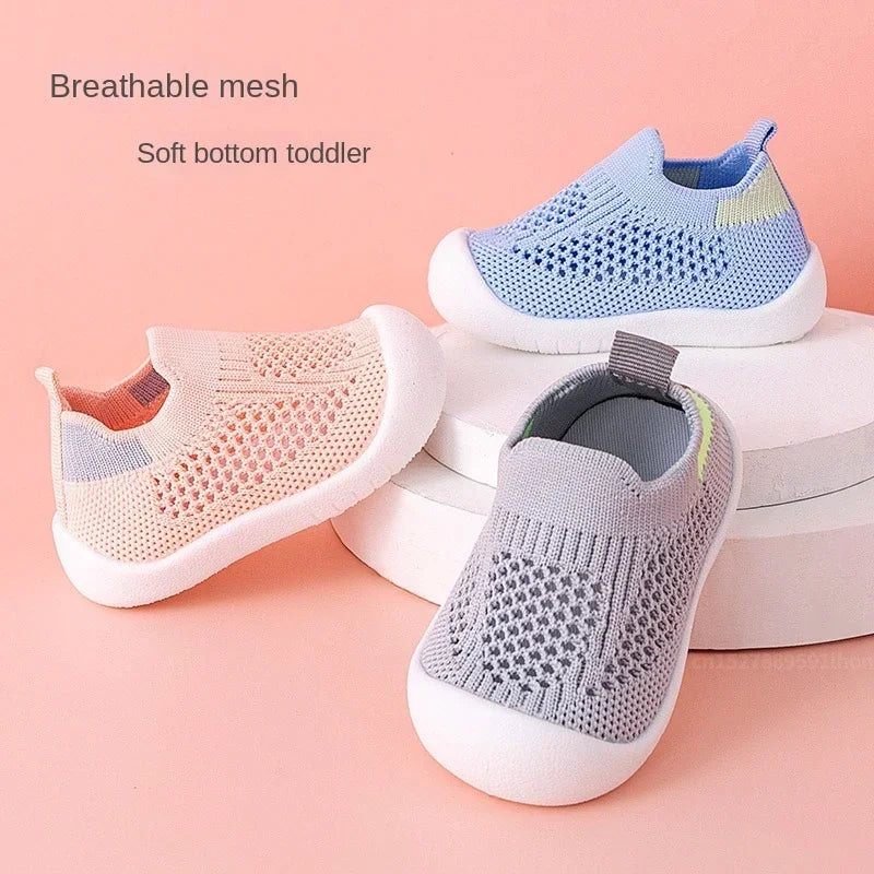 Chaussures bébé printemps populaires, maille tricotée respirante pour filles et garçons de 0 à 3 ans, baskets décontractées d'été à enfiler, antidérapantes pour tout-petits, premières chaussures de marche