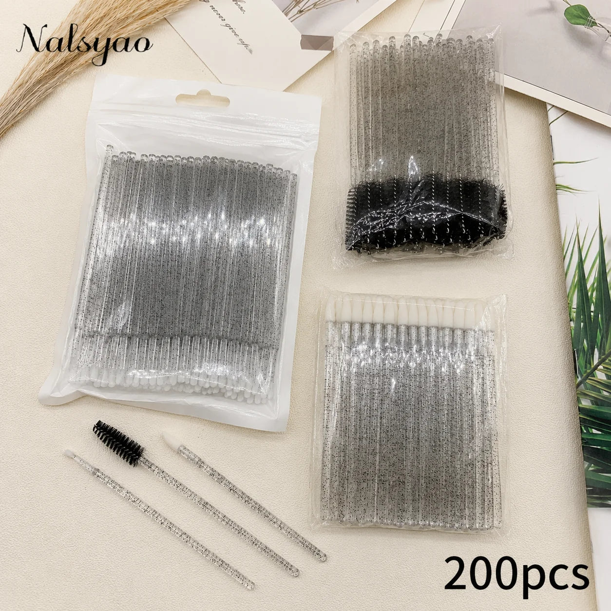 200pcs Eyelash Extension Special Eyelash Removal Brush Micro Brush Eyelash Brush Lipline Cotton Brush for Eyelash Extension Tool