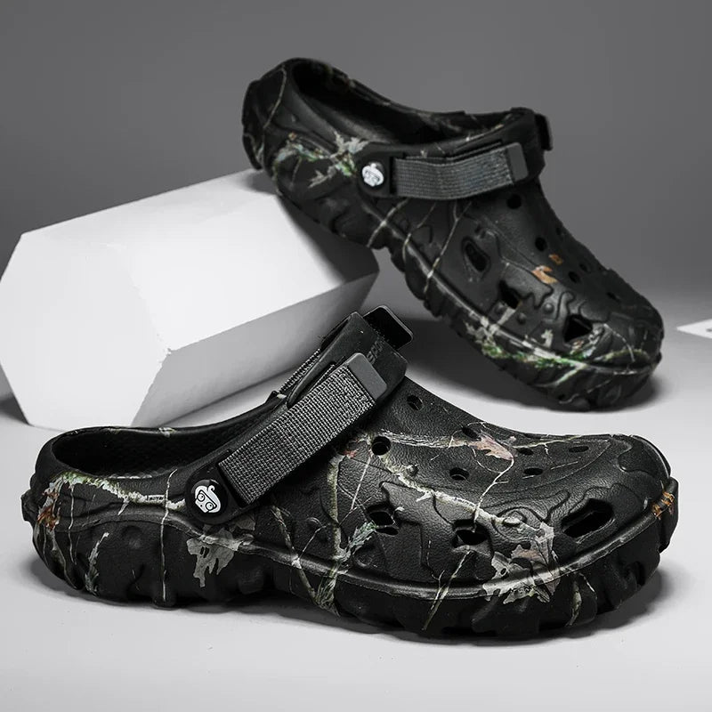 New Summer Men's Sandals New Home Garden Shoes Comfortable and Lightweight Men Slippers Non-Slip Soft Bottom Flip Flop Sandals