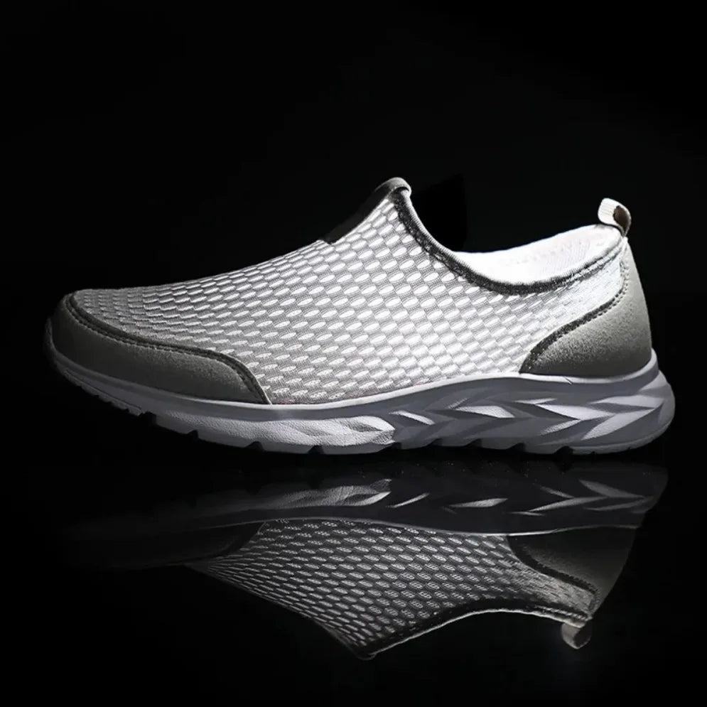 2026 New Shoes Men Loafers Light Walking Breathable Summer Comfortable Casual Shoes Men Sneakers Zapatillas Hombre Plus