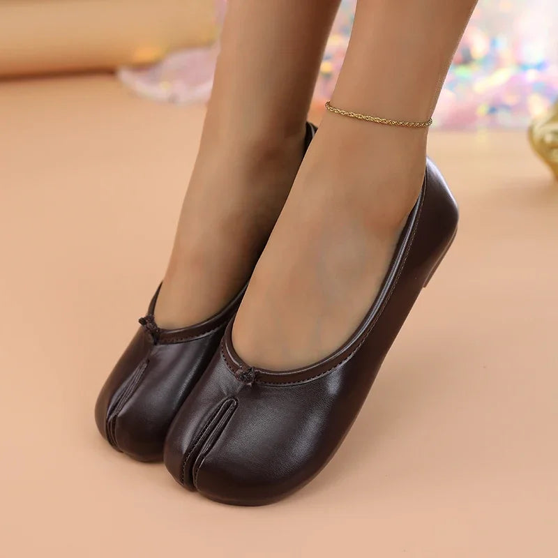 2026 New Women's Split-Toe Tabi Flats, Soft Leather Slip-On Ballet Shoes, Comfortable Casual Daily Wear Flat Shoes for Ladies
