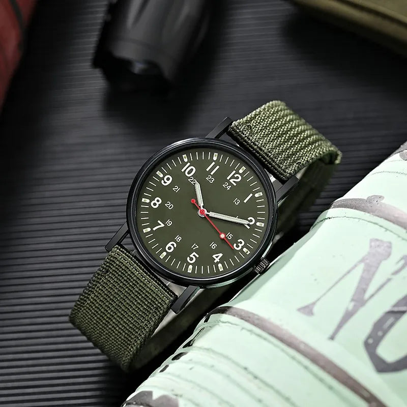 2023 Fashion Herrenuhren Luxusmarke Mode Herren Quarzuhren Leuchtzeiger Herrenuhr Großes Zifferblatt Wasserdichte Herrenarmbanduhr