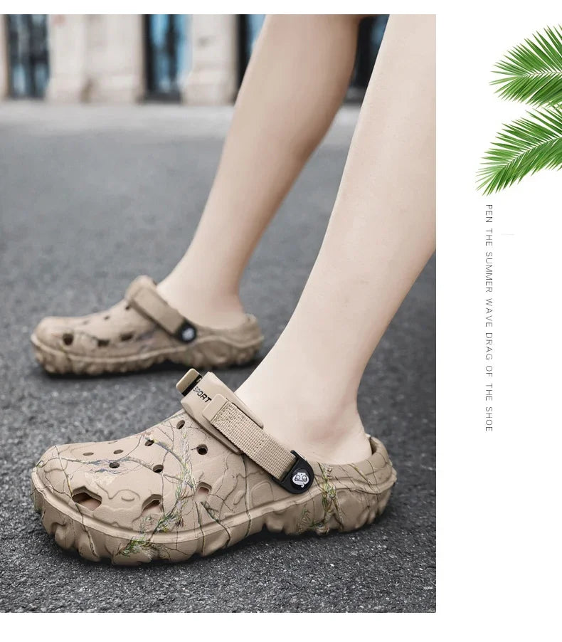 New Summer Men's Sandals New Home Garden Shoes Comfortable and Lightweight Men Slippers Non-Slip Soft Bottom Flip Flop Sandals