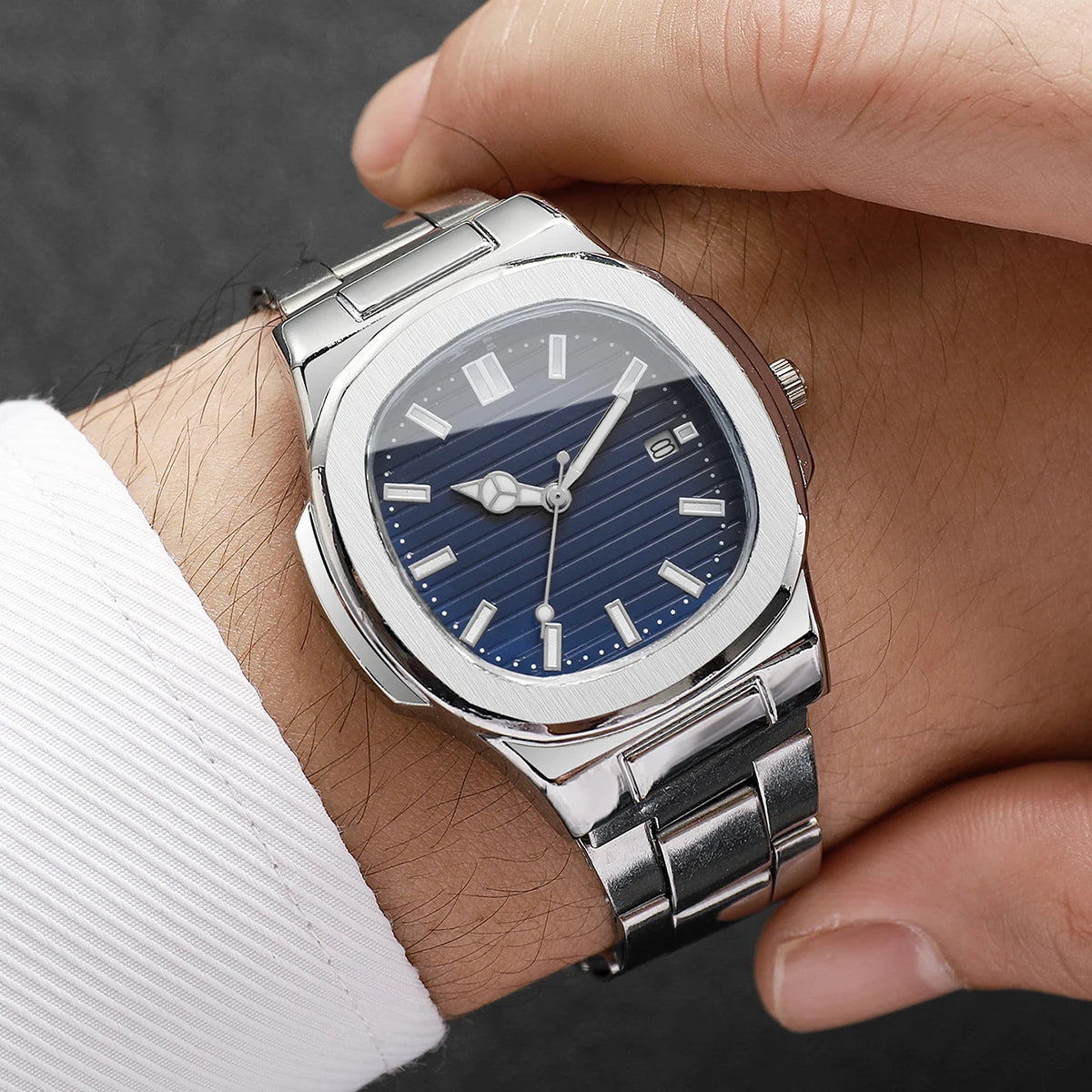 Herrenmode Armbanduhren, Business-Quarzuhr mit quadratischem Zifferblatt, Edelstahlarmband und Kalender für Herren (ohne Box)