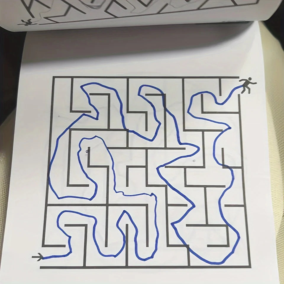 Maze Training Book, Used to Improve Concentration, a Puzzle Game Designed to Enhance Students' Thinking and Attention, an Intellectual Development Toy, a Fun Holiday Gift, a Maze Game Book.