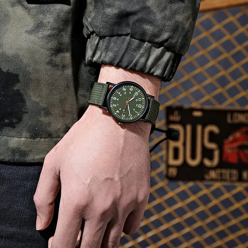 2023 Fashion Herrenuhren Luxusmarke Mode Herren Quarzuhren Leuchtzeiger Herrenuhr Großes Zifferblatt Wasserdichte Herrenarmbanduhr