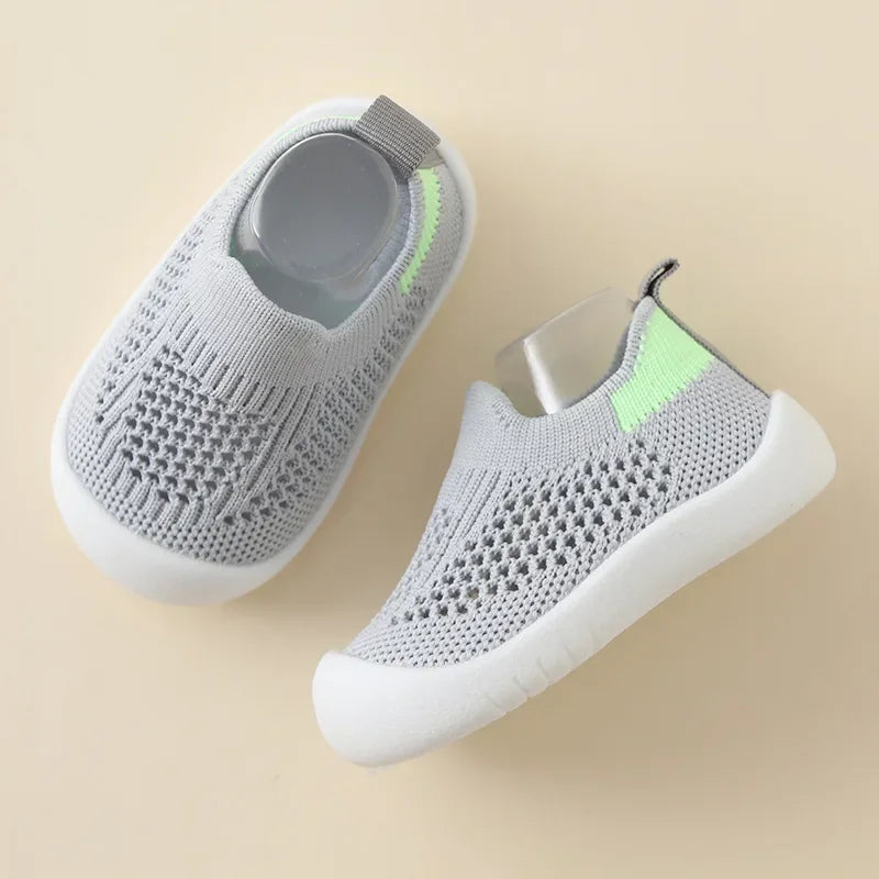 Chaussures bébé printemps populaires, maille tricotée respirante pour filles et garçons de 0 à 3 ans, baskets décontractées d'été à enfiler, antidérapantes pour tout-petits, premières chaussures de marche