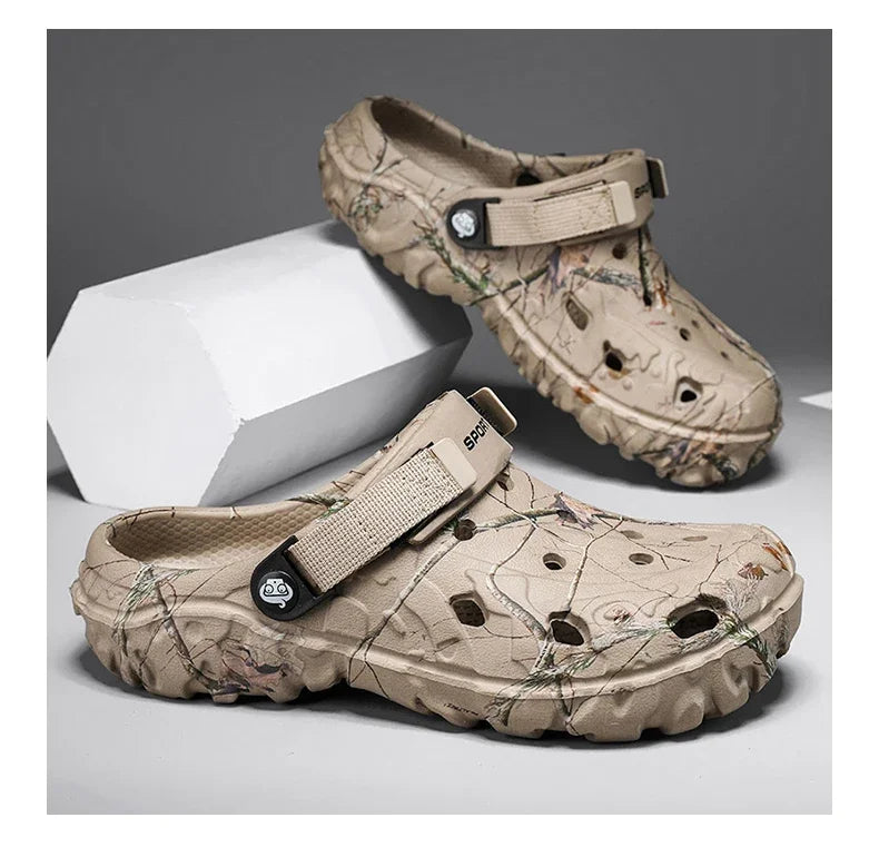New Summer Men's Sandals New Home Garden Shoes Comfortable and Lightweight Men Slippers Non-Slip Soft Bottom Flip Flop Sandals