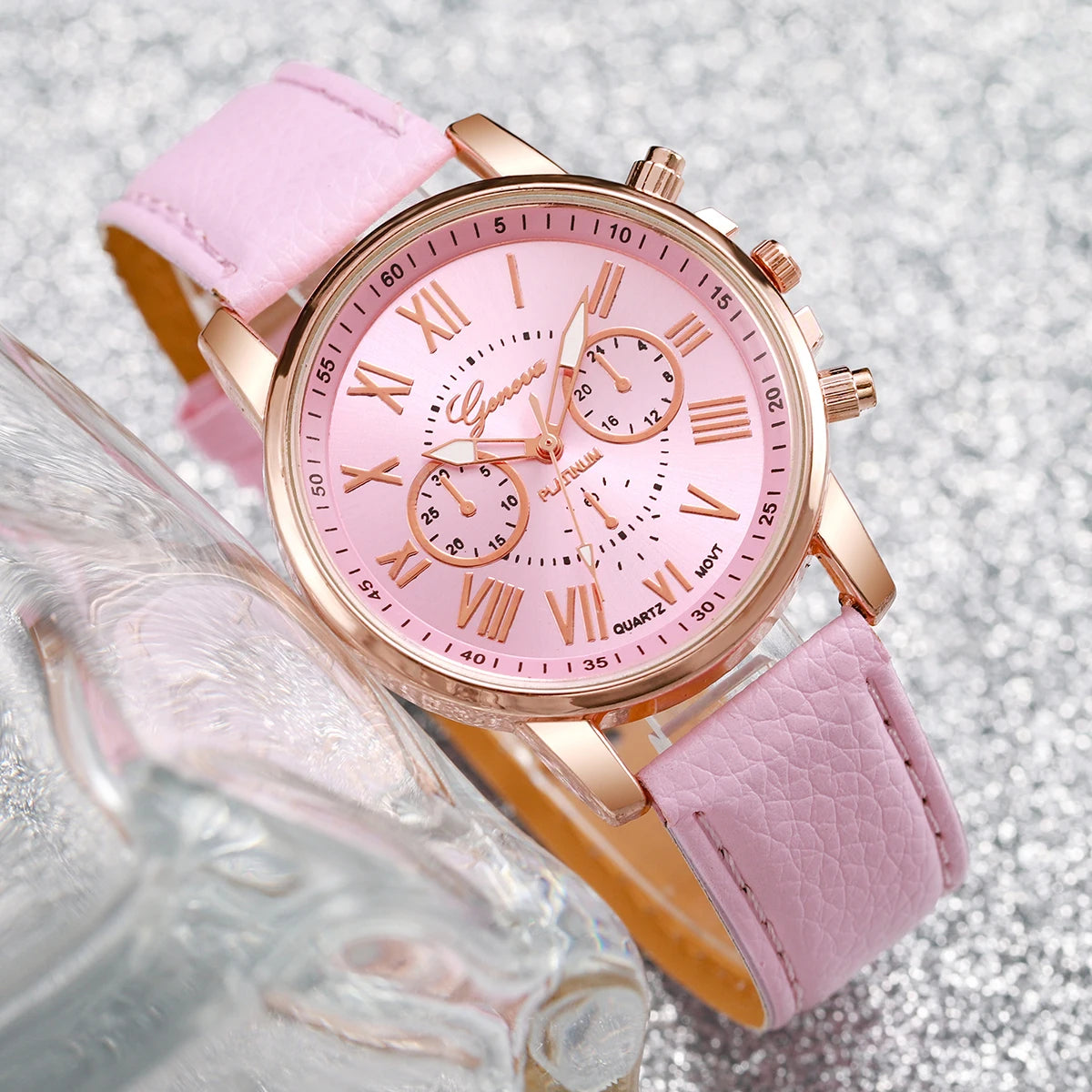 5/6 Stück modische Damen-Quarzuhren mit Lederarmband, analoge Armbanduhren, Herz-Strass-Schmuckset (ohne Box)